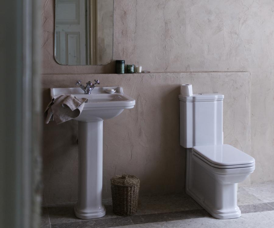 tynk gliniany bazowy pomalowany farbą glinianą